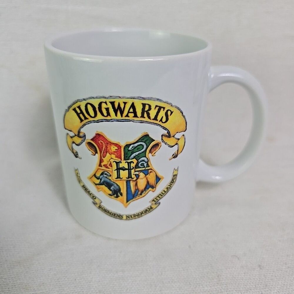 Harry Potter Ilustrated Hogwart's Crest Ceramic Coffee Mug, Novelty Gift Mugs...
